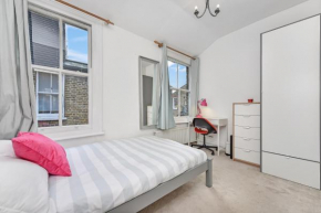 Groves 4 bedroom, Shepherds Bush
